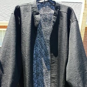 Plus size lightweight reversible quilted jacket