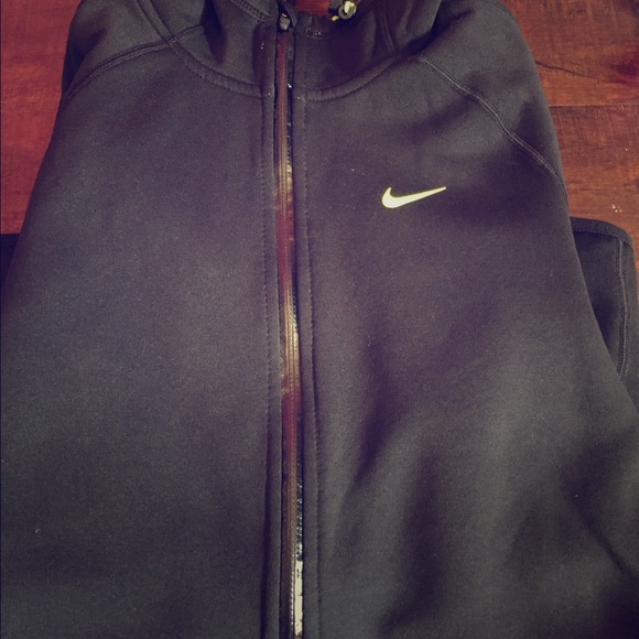 NIKE RAIN JACKET