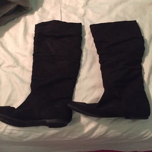 Black dress boots