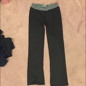 Black spandex yoga pants