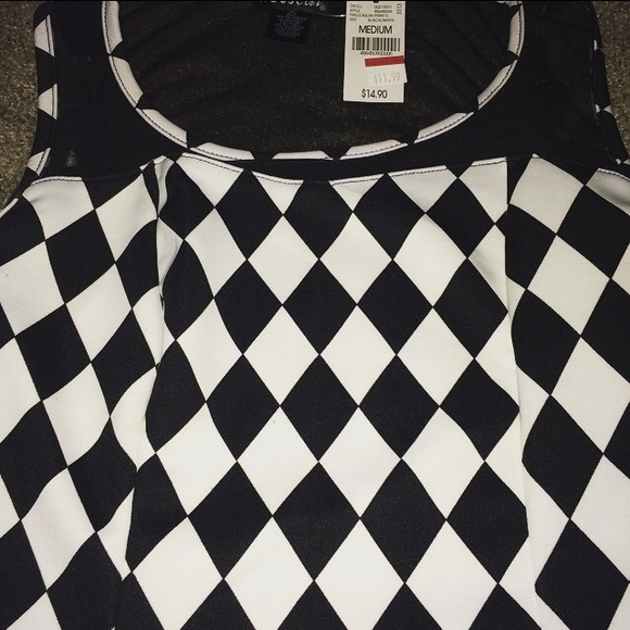 🔮Checkered Pattern Crop Top🔮 - Picture 2 of 3