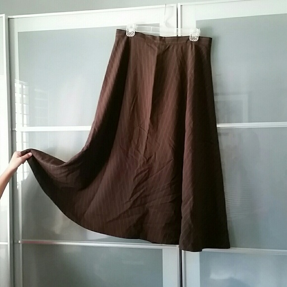 😊 Brown & White Skirt - Picture 3 of 4