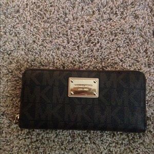 MK LONG WALLET
