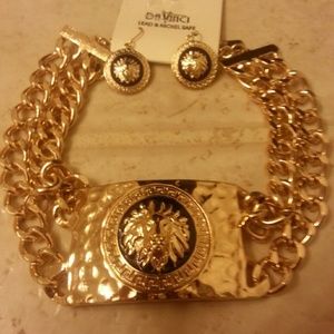 Gold plated Lion and earrimg set