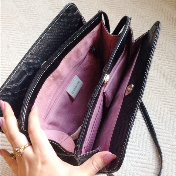 *SOLD* Liz Claiborne Black Texture Purse - Picture 3 of 4