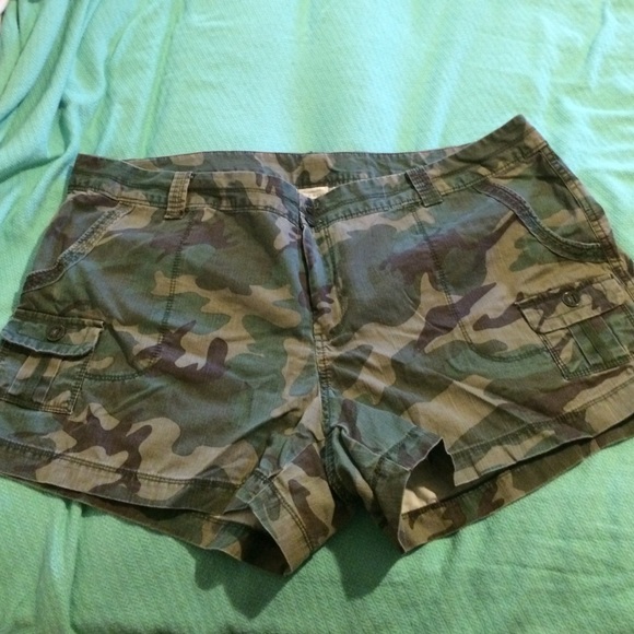 Old Navy Camo Cargo Pocket Shorts