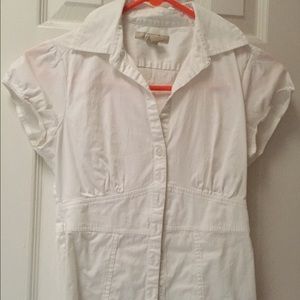 White banana republic shirt sleeve button down