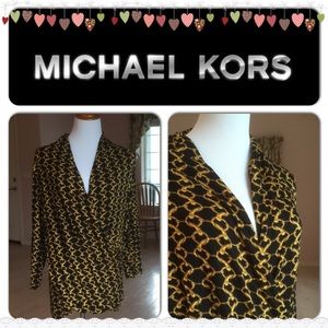 ❤️MOMS DAY SALE❤️ 🎀HP🎀 Longsleeves VNeck Blouse