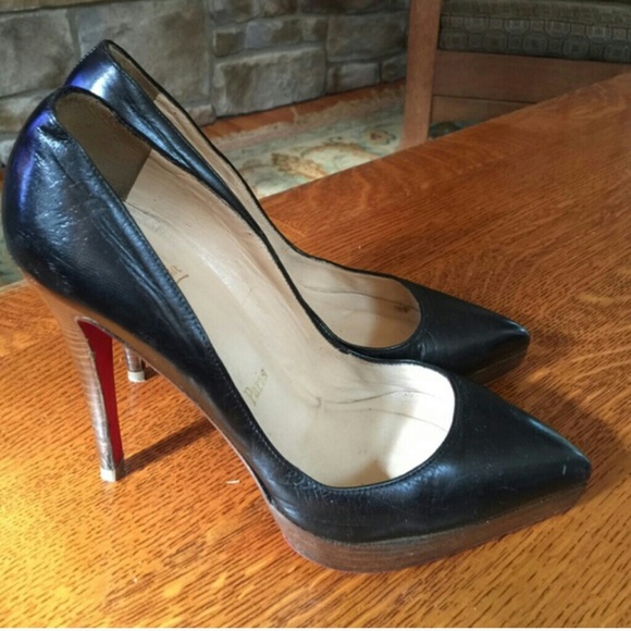 Re-Poshing these Authentic Christian Louboutin