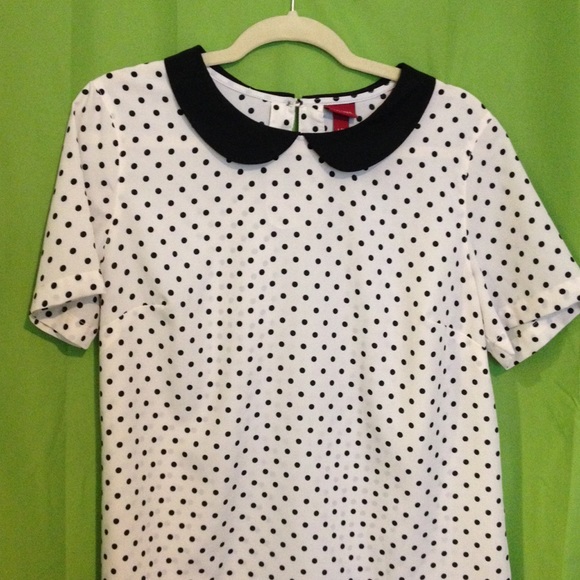 Medina Top with Scalloped Collar