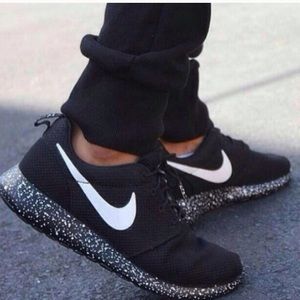 ISO Nike roshes