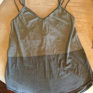 Lululemon Sz 10 top