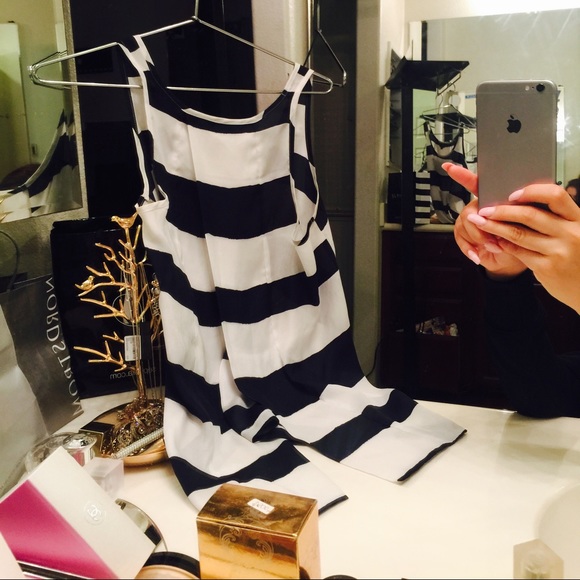 Original Elegant Blouse by Urban Outfitters - Picture 2 of 3