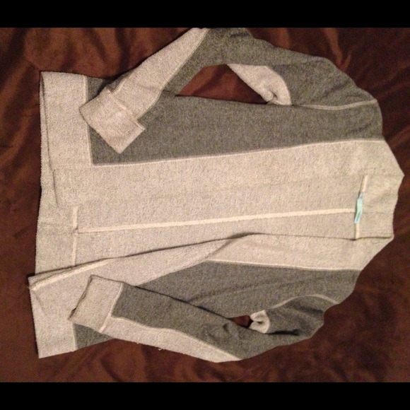 Maurices light grey and light grey sweater