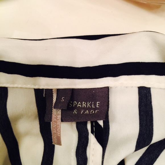 Very elegant and stylish Urban Outfitters blazer - Picture 2 of 3