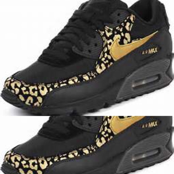 Brand new Nike Airmax90 for women. 100% authentic!