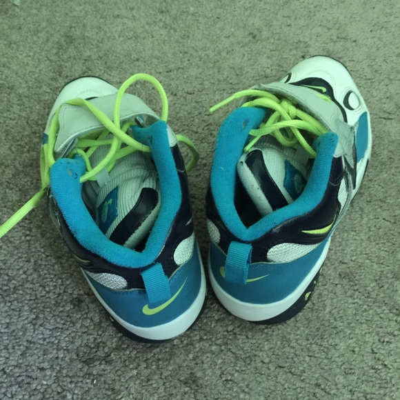 Nikes Kids - Picture 2 of 2