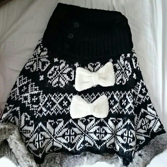 Cape - Picture 3 of 3