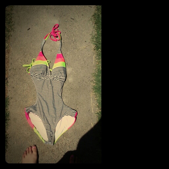 Womens bathing sute