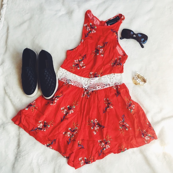 MinkPink Flower Posy Romper - Picture 3 of 5