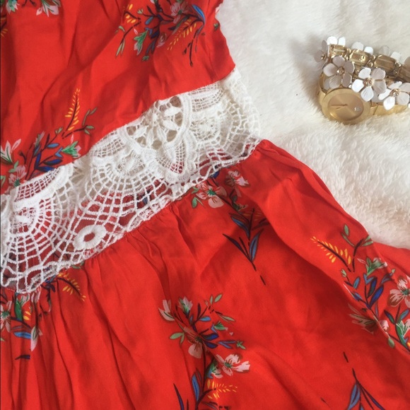 MinkPink Flower Posy Romper - Picture 5 of 5