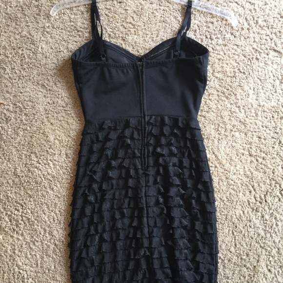 Size small - Picture 3 of 3