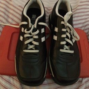 Sketchers navy blue sneakers