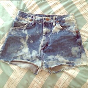 High-waisted acid wash Wrangler cut-offs