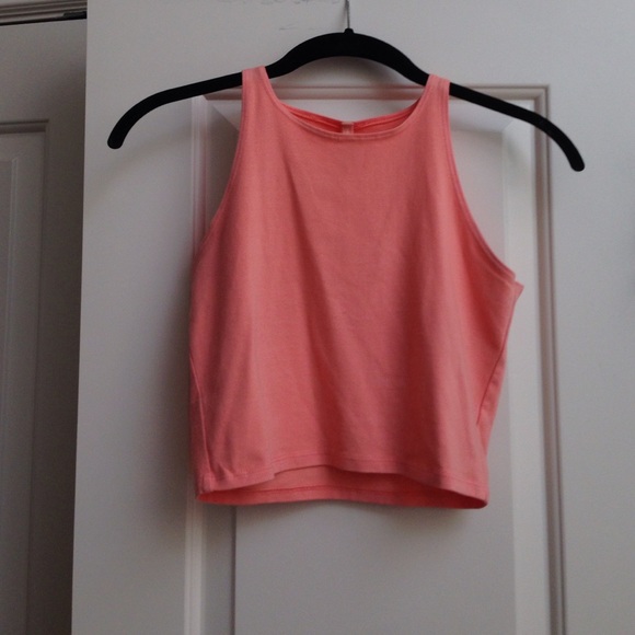 peach crop top