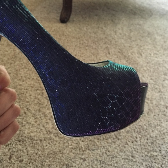 heels - Picture 2 of 4