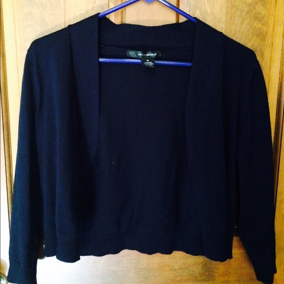 89th and Madison Navy blue short cardigan.
