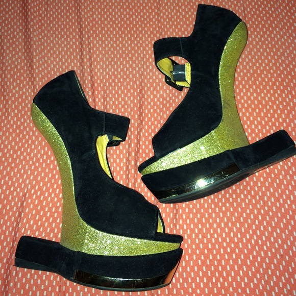 Black and Glitter Gold Heels