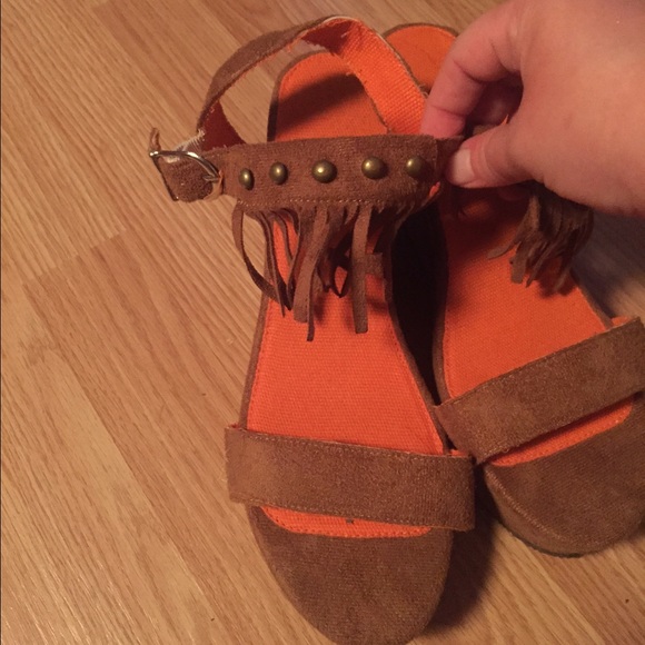 Fringe wedges - Picture 1 of 2