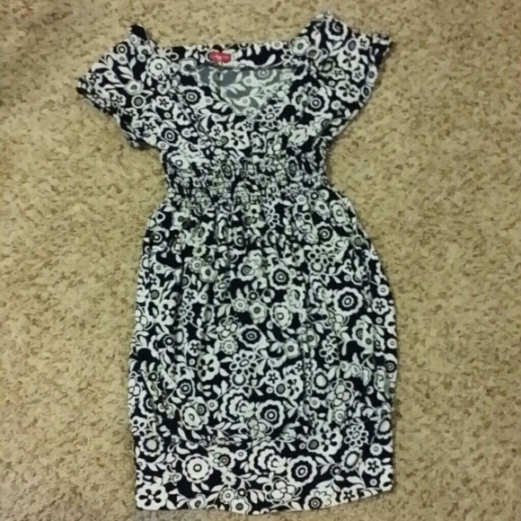 Dress - Picture 1 of 1