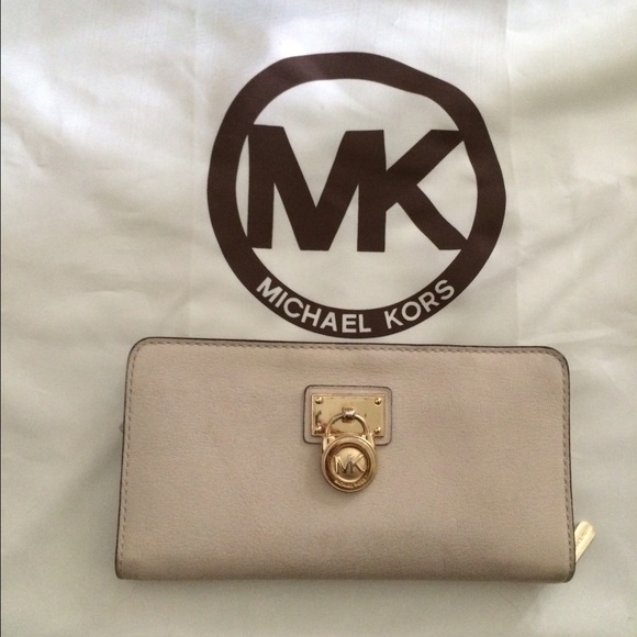 Michael Kors Large Gold Locket Wallet