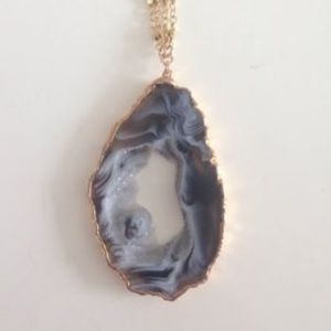 Heather Gardner Gold Geode Stone Necklace. NWOT