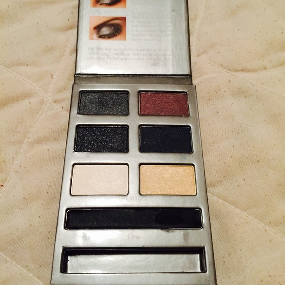 Victoria's Secret Smoky Eyes Eyeshadow