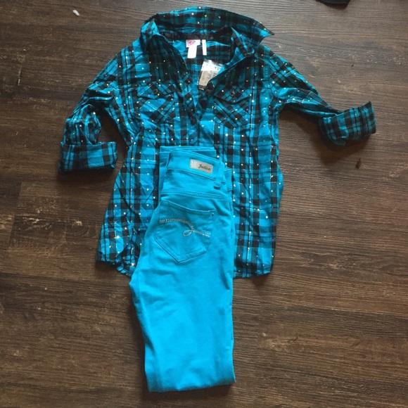 Justice outfit