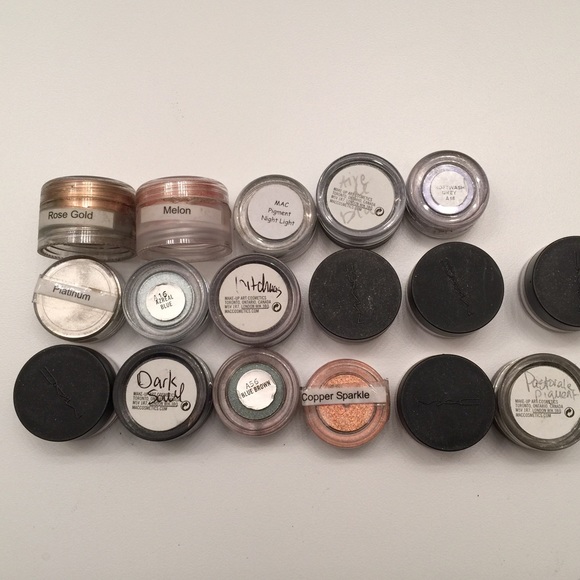 MAC Cosmetics Accessories - ⚡️MAC ⚡Pigment Samples (17) Lot