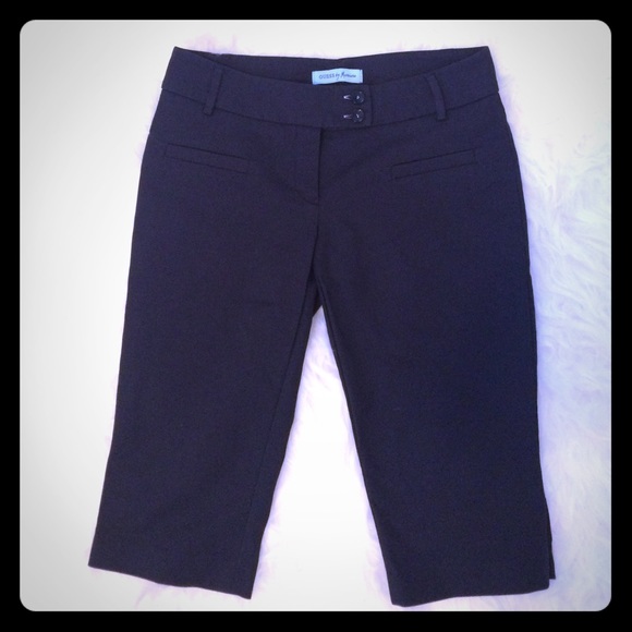 Black long shorts/crop pants