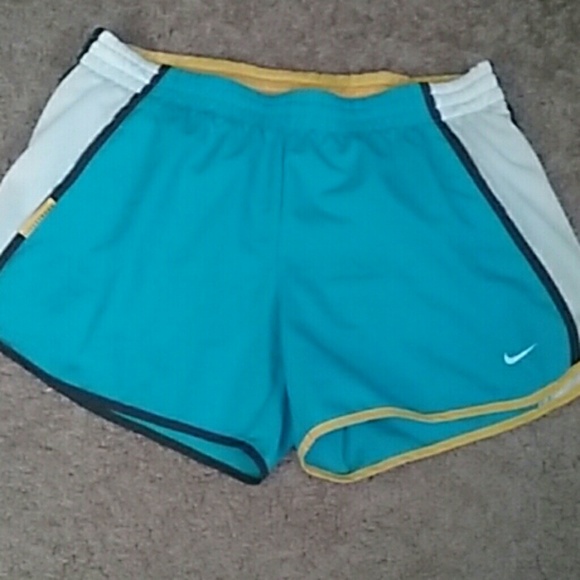 Nike livestrong running shorts no flaws