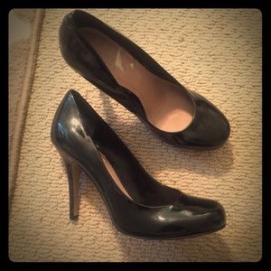 Black Vince Camuto pumps