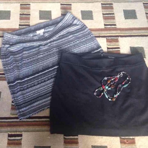 Skirts and necklace bundle