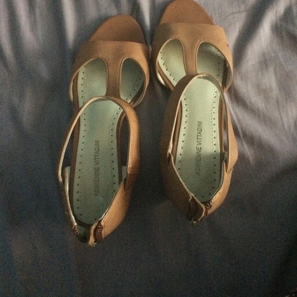Small wedged shoes