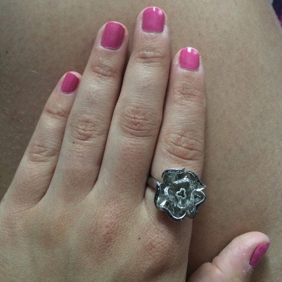 B&W diamond ring 💎