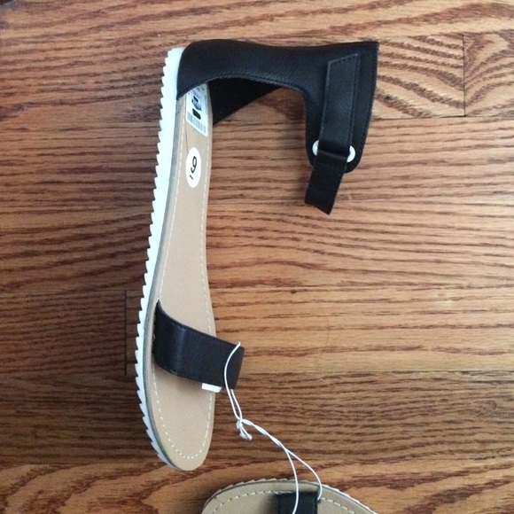 Report Sandals - Picture 2 of 4