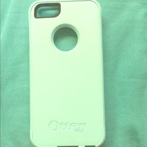 Otterbox commuter iPhone 5/5s outer case