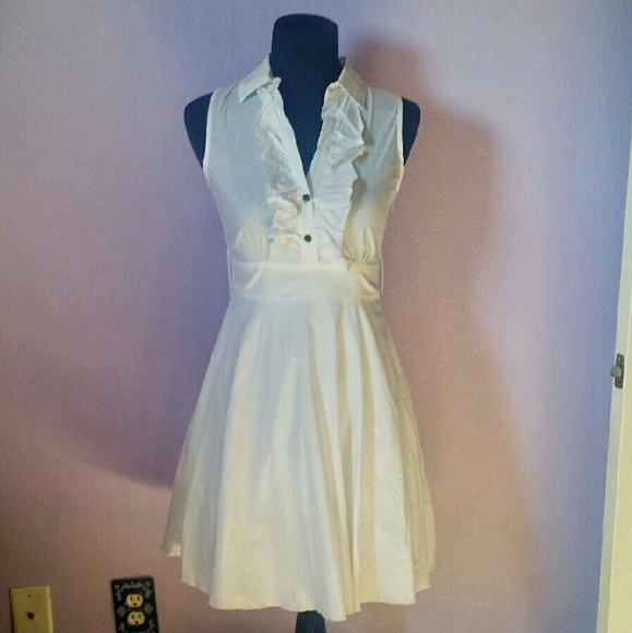 NWT White Ruffle Collar Dress