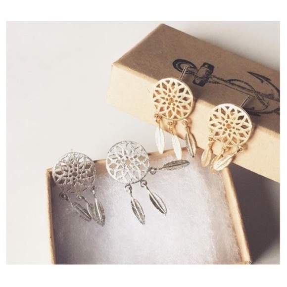 • Silver Dreamcatcher Earrings • - Picture 4 of 4