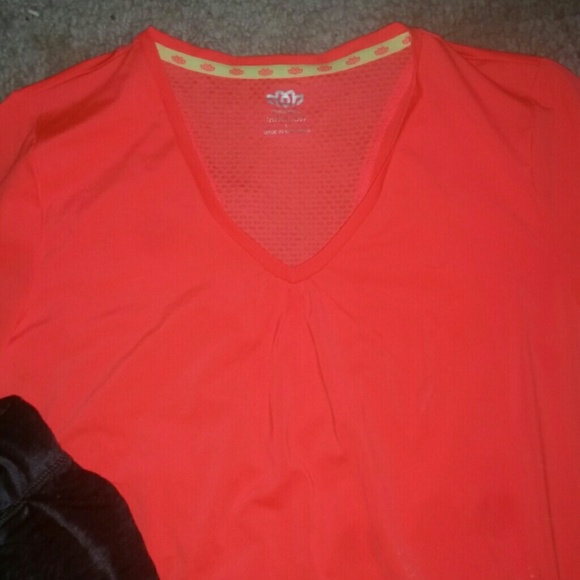 Workout Top - Picture 3 of 4